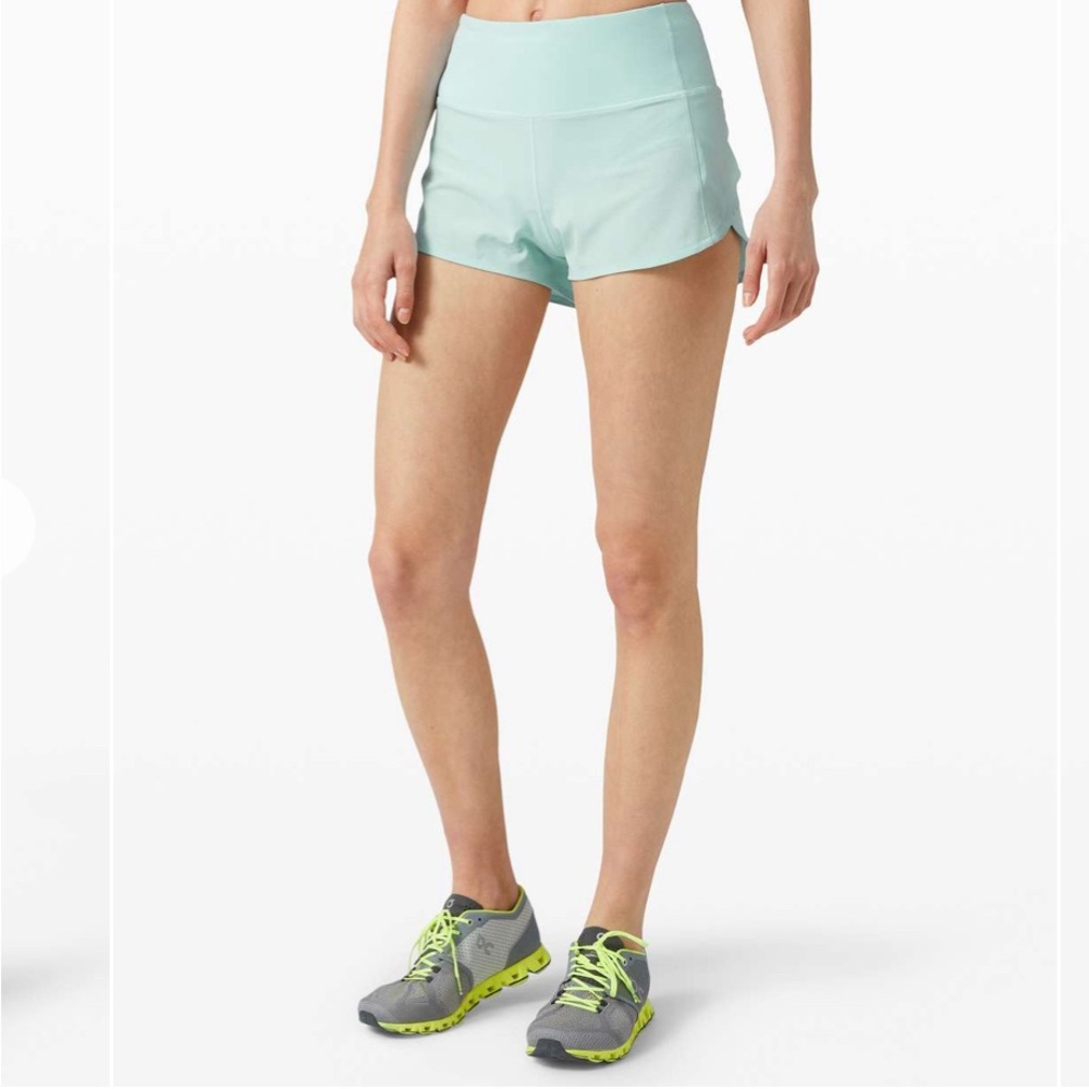Lululemon high rise Speed up Short 2.5” color Blue Glow size 4